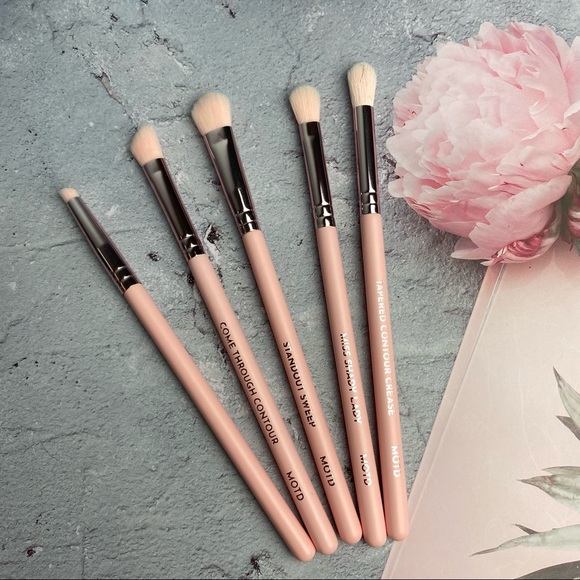 🌟 2 Day Sale🌟 MOTD Cosmetics, A Blush Blending Essential Eye Brush Set Of 5 - Picture 10 of 12